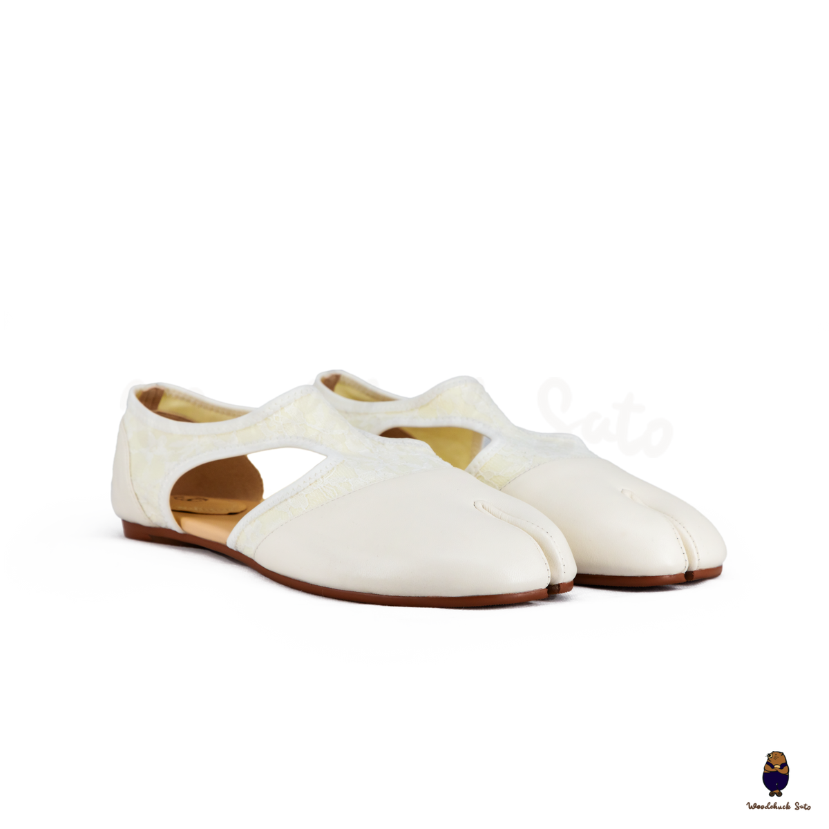 WoodchuckSato Ivory Leather & Lace Mesh Tabi Cut-Out Flats