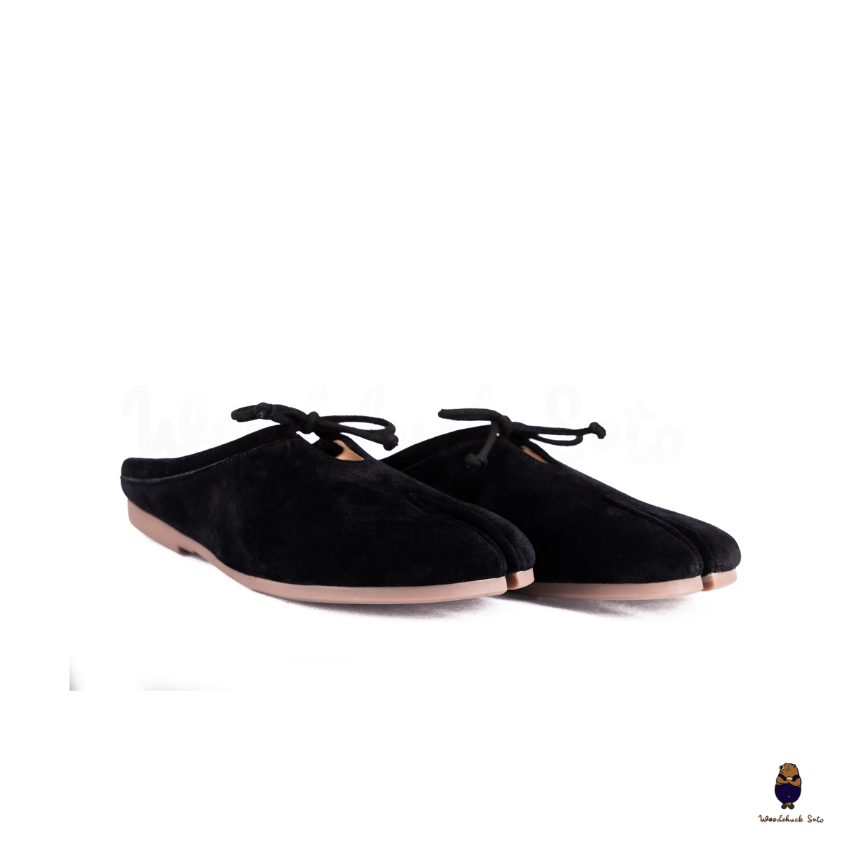 studio doe V Flats Shoes ブラック 41 STUDIO DOE】 V Flats Shoes：25,300yen（tax in） スクエア型のポイン