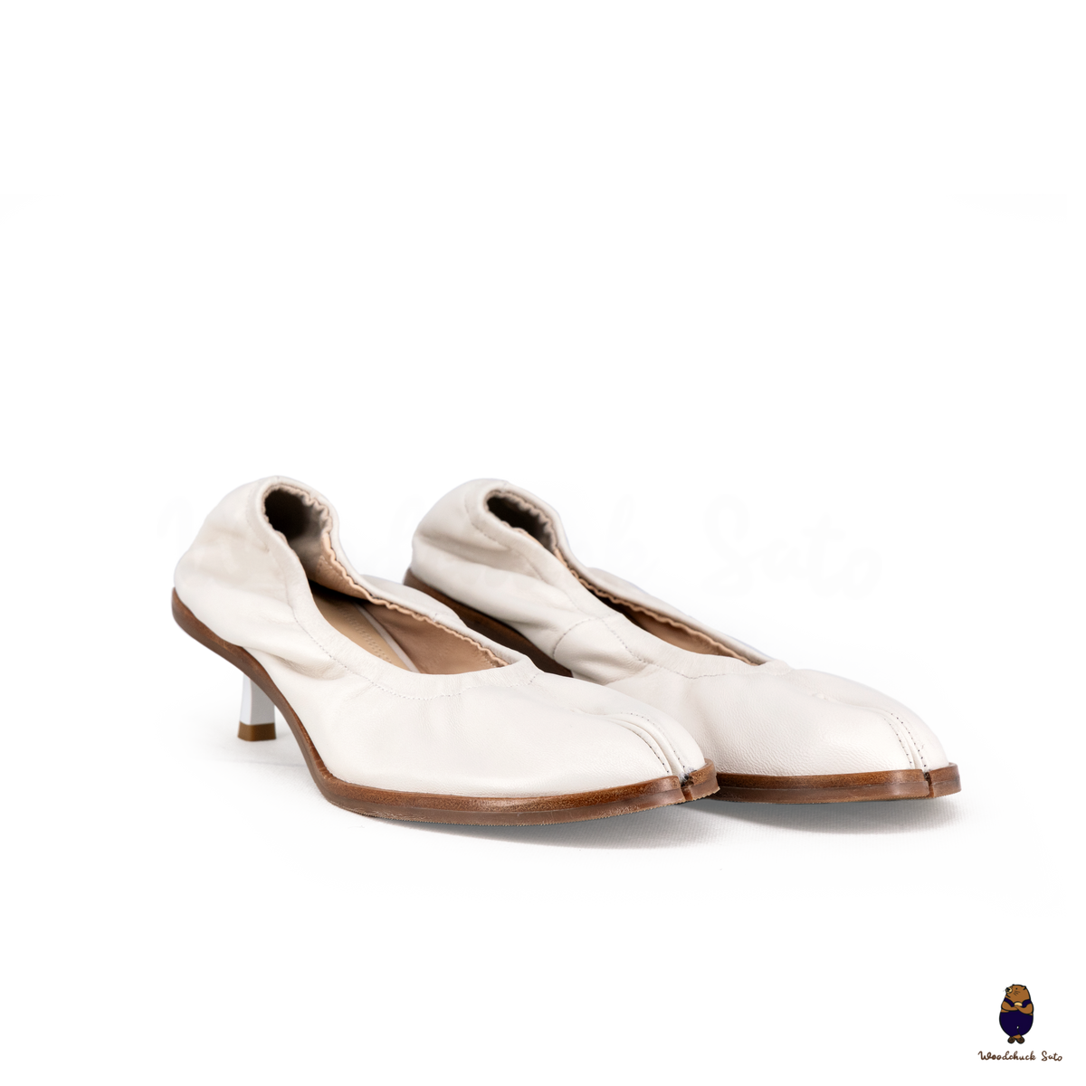 WoodchuckSato White Leather Tabi Pumps with Elasticized Top