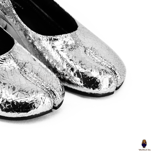 WoodchuckSato Crackled Silver Leather Buckle-Strap Tabi Mary Jane 6cm Heels