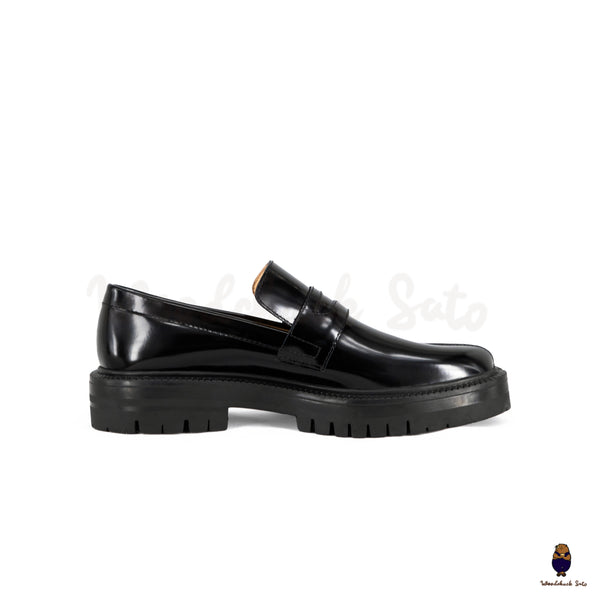 WoodchuckSato Black Fold-Heel Edge-Beaded Cowhide Leather Tabi Loafers with Removable Blue Strap and Chunky Sole