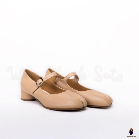 Woodchucksato tabi split toe unisex leather beige shoes