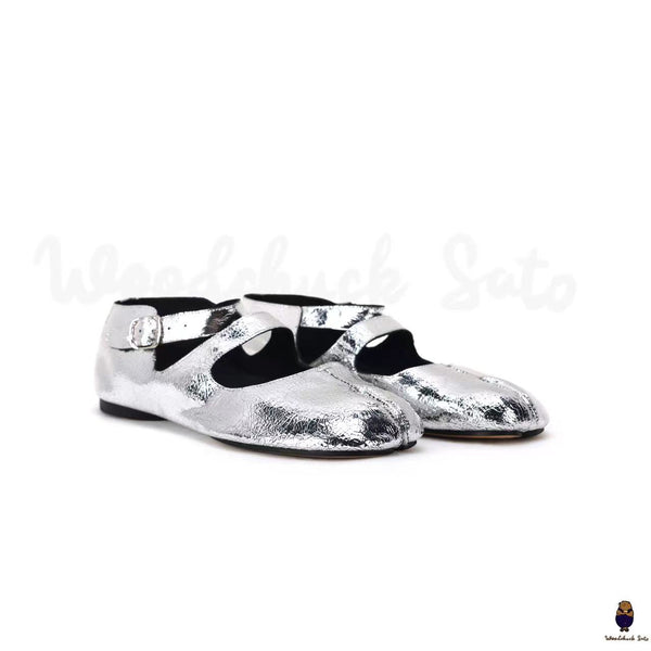 WoodChuckSato Zapatos Mary Jane de cuero de oveja con punta dividida Tabi plateado agrietado para hombre y mujer con correa con hebilla Tallas EU 35-44