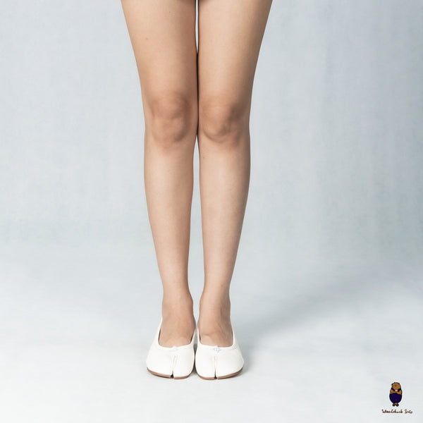 WoodChuckSato White Tabi Split-Toe Sheep Leather Mary Jane Shoes with 3cm Heel &  Ruched Detailing