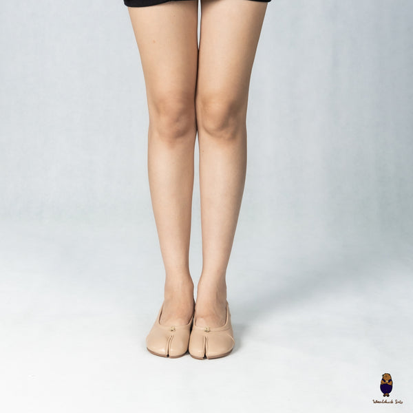 WoodChuckSato Beige Tabi Split-Toe Sheep Leather Mary Jane Shoes with 3cm Heel & Ruched Detailing