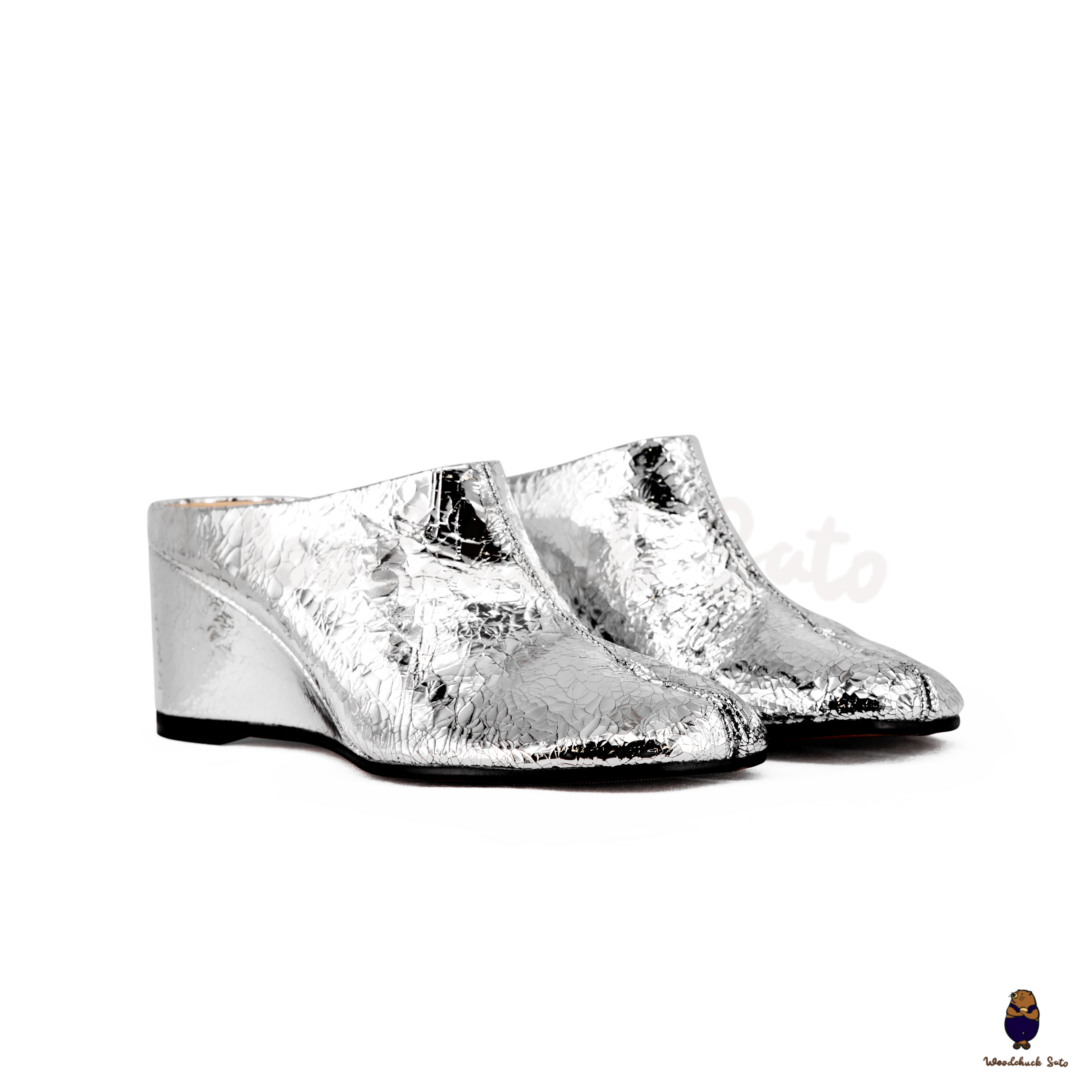 WoodchuckSato Crackled Silver Leather Tabi Slip-On Wedge Mules