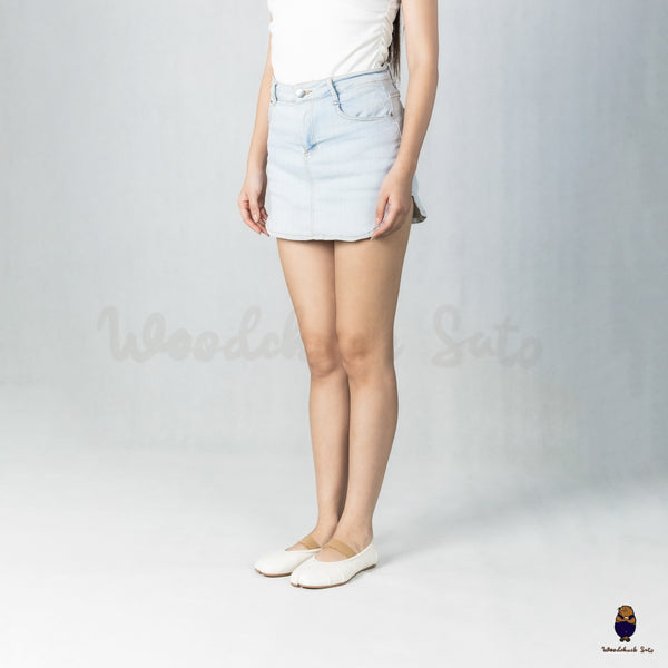 WoodchuckSato White Leather Tabi Flats with Ruched and Beige Elastic Strap