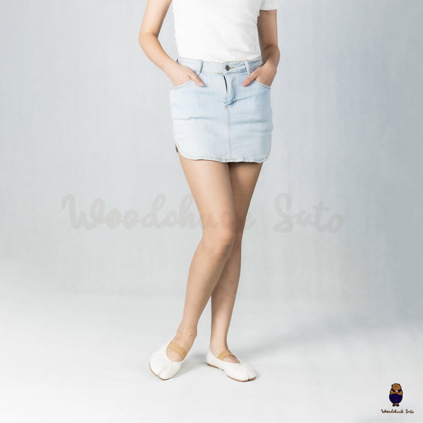 WoodchuckSato White Leather Tabi Flats with Ruched and Beige Elastic Strap