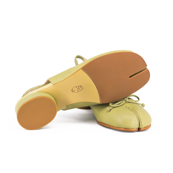 WoodchuckSato Green Sheep Leather Slingback Tabi Bow Pumps with Elastic Band