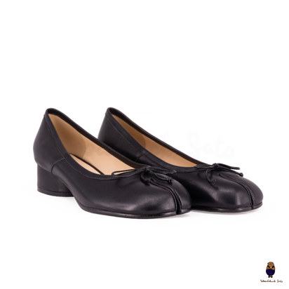 WoodChuckSato Women's Black Tabi Split-Toe Sheep Leather