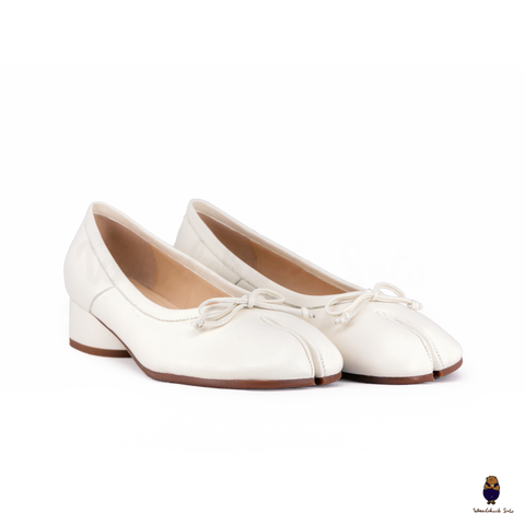 WoodchuckSato White Sheep Leather Tabi Low Block Heel Pumps with Bow