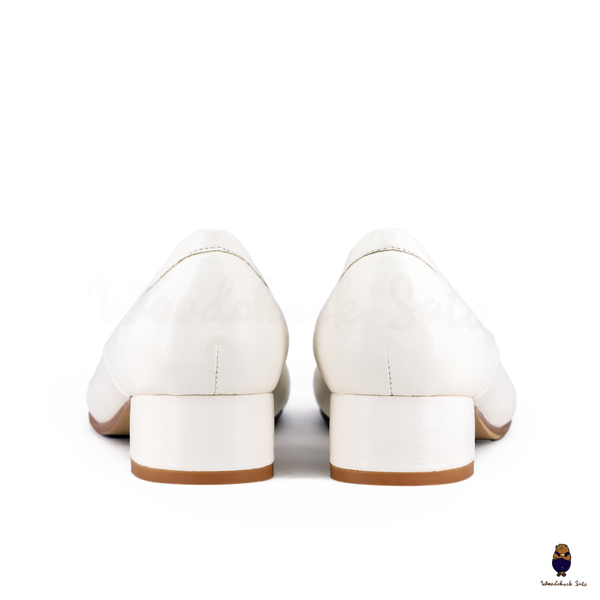 WoodchuckSato White Sheep Leather Tabi 3 cm Heel Pumps with Bow
