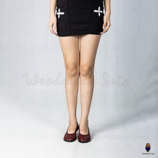 WoodchuckSato Burgundy Leather Tabi Pumps with Elasticized Top 5cm Flared Heel