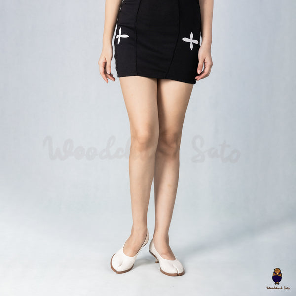 WoodchuckSato White Leather Tabi Pumps with Elasticized Top 5cm Flared Heel