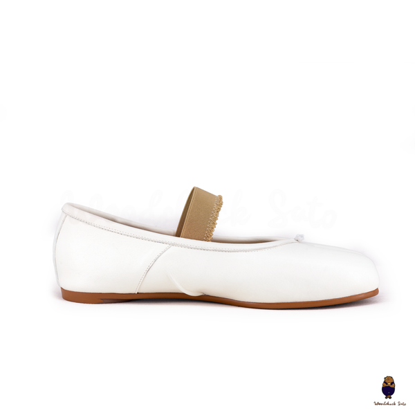 WoodchuckSato White Leather Tabi Flats with Ruched and Beige Elastic Strap