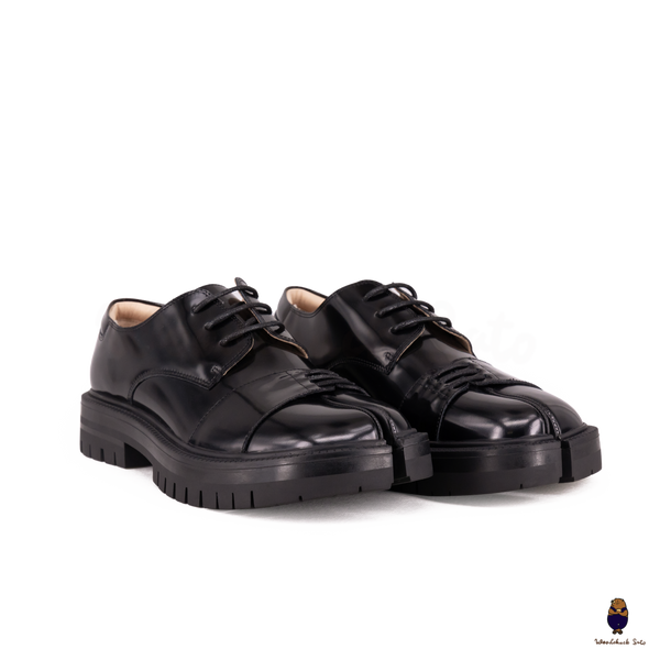 WoodchuckSato Unisex Black Glossy Leather Tabi Lace-Up Shoes – Chunky Sole Edition