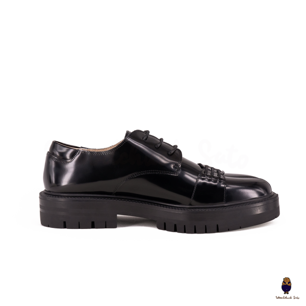 WoodchuckSato Unisex Black Glossy Leather Tabi Lace-Up Shoes – Chunky Sole Edition