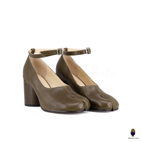 WoodChuckSato Décolleté Mary Jane in pelle Tabi verde oliva con punta divisa con tacco da 8 cm e cinturino alla caviglia con fibbia Taglie EU 35-41