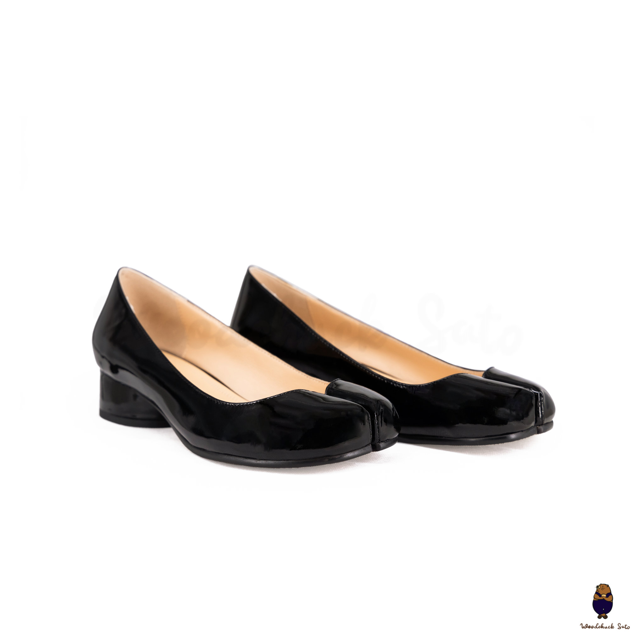 WoodchuckSato Glossy Black Patent Leather Tabi 3cm Heel Height Pumps
