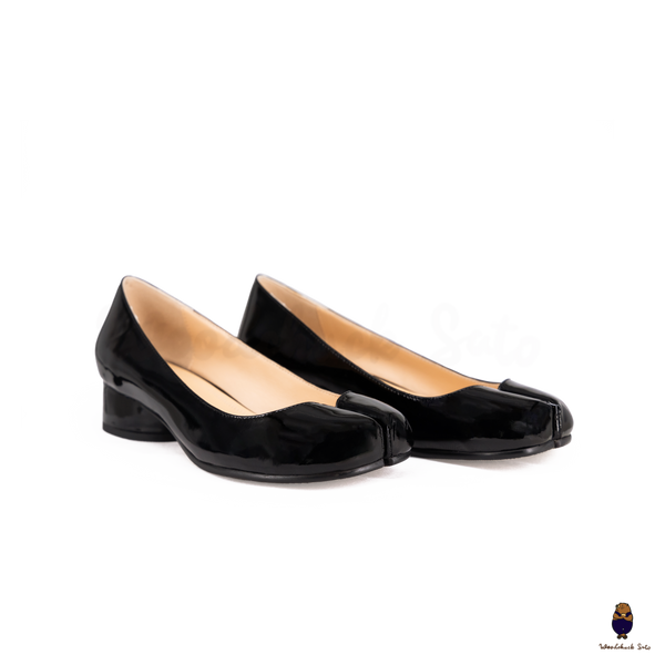 WoodchuckSato Glossy Black Patent Leather Tabi 3cm Heel Height Pumps