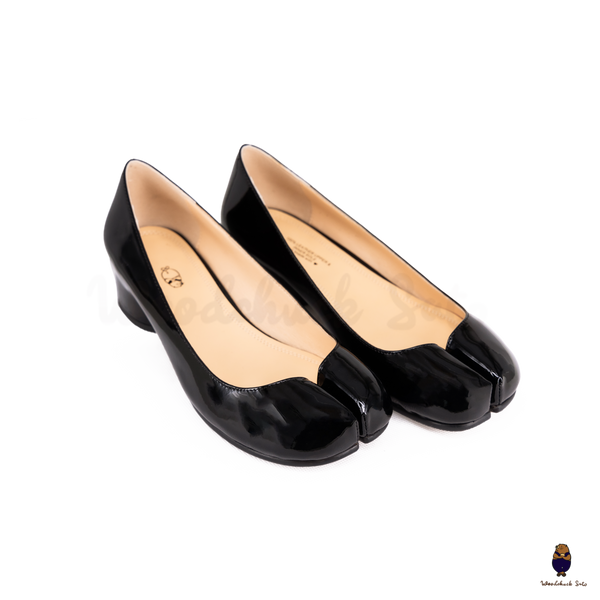WoodchuckSato Glossy Black Patent Leather Tabi 3cm Heel Height Pumps