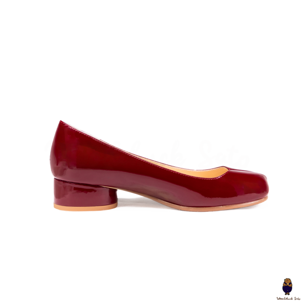 WoodchuckSato Glossy Red Patent Leather Tabi 3cm Heel Height Pumps