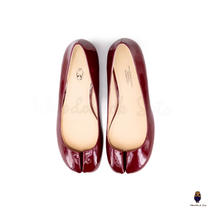 WoodchuckSato Glossy Red Patent Leather Tabi 3cm Heel Height Pumps