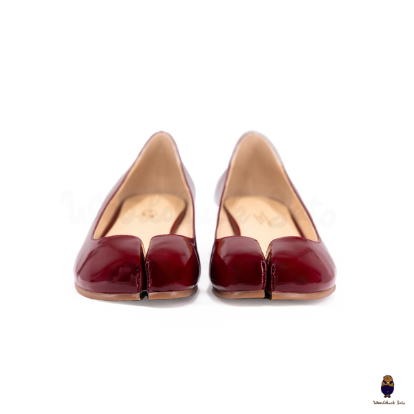 WoodchuckSato Glossy Red Patent Leather Tabi 3cm Heel Height Pumps