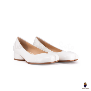 WoodchuckSato Glossy White Patent Leather Tabi 3cm Heel Height Pumps