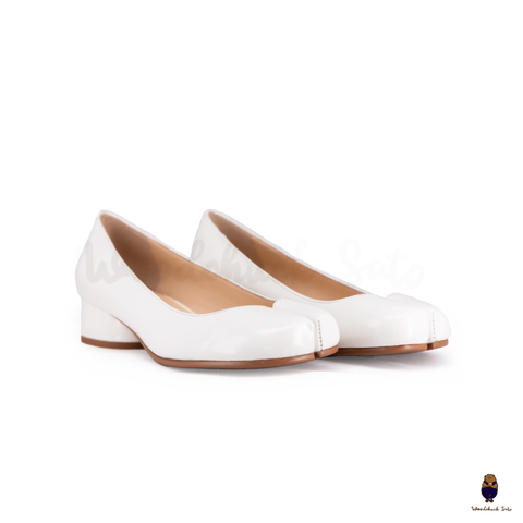 WoodchuckSato Glossy White Patent Leather Tabi 3cm Heel Height Pumps