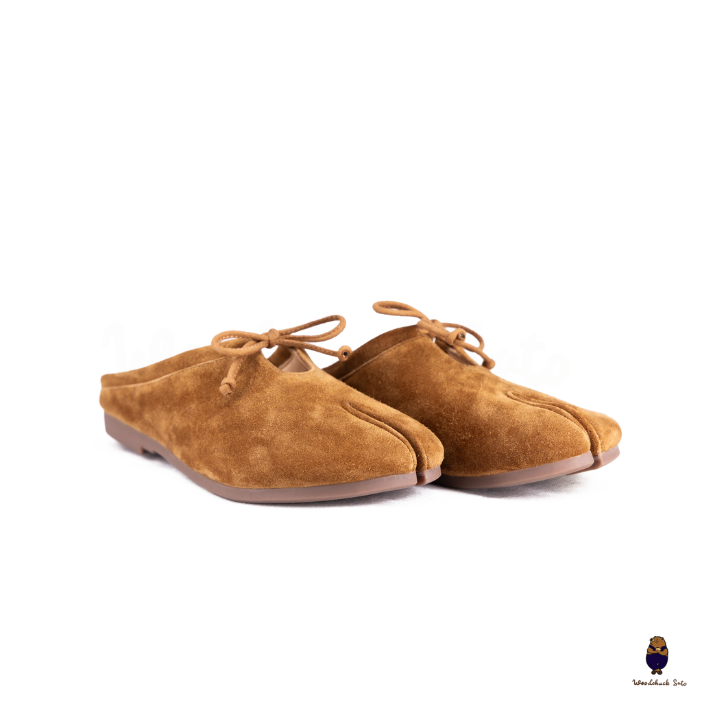 Woodchuck Sato Camel Brown Suede Tabi Mules Split-Toe Flats with Woodchuck Sato Camel Brown Suede Tabi Mules Split-Toe Flats with