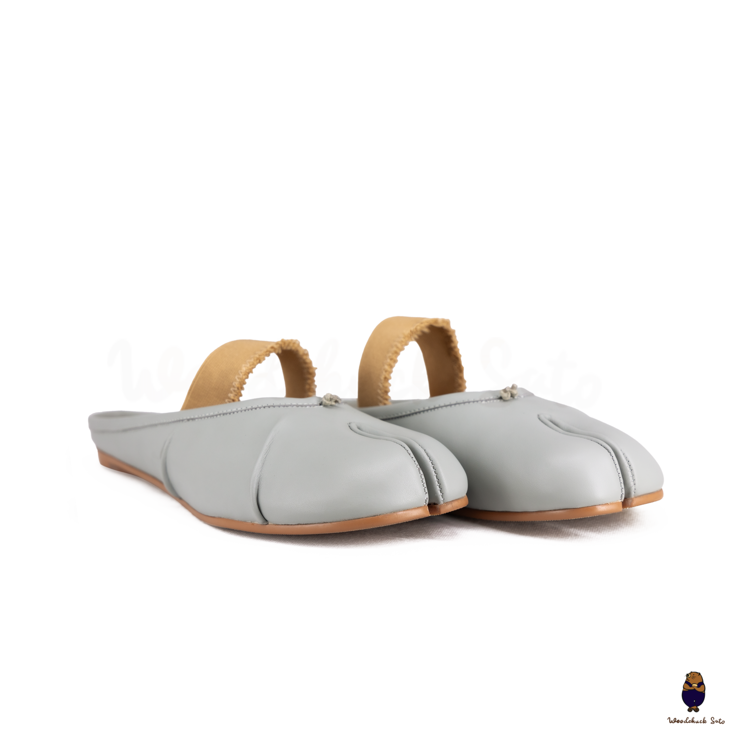 Vagabond ウンデッドダブルプロップ　チミドロジョウ WoodchuckSato Baby Blue Fold Leather Tabi Slip-On Flats with Beige