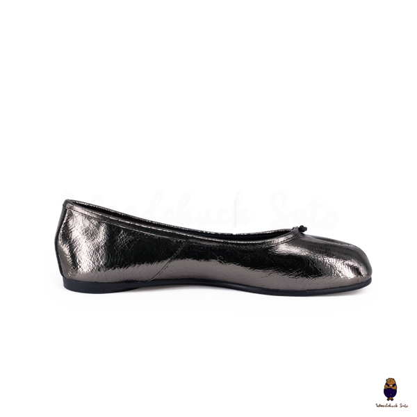 WoodChuckSato Cracked Metallic Black Sheep Leather Tabi Ballet Flats