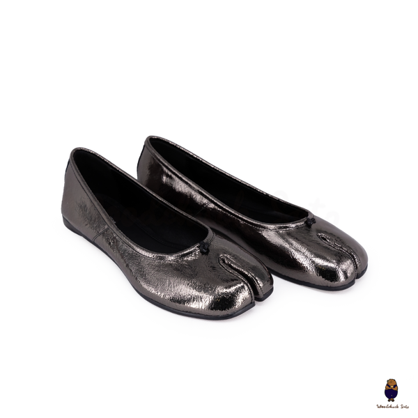 WoodChuckSato Cracked Metallic Black Sheep Leather Tabi Ballet Flats
