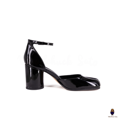WoodChuckSato Black Tabi Split-Toe Leather Hollow Design
