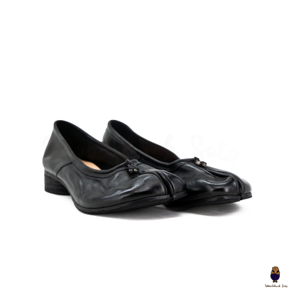 WoodchuckSato Black Horse Leather Tabi Split-Toe 3cm Low Heels
