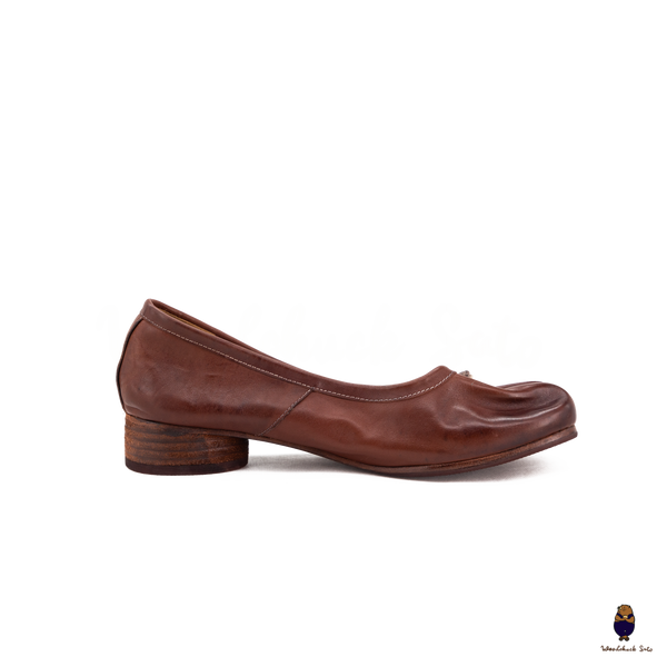 Side view of Vintage Mahogany Brown Horse Leather Tabi Split Toe 3cm Heels