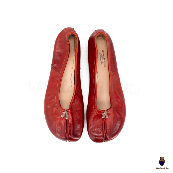 Top view of Vintage Red Horse Leather Tabi Split Toe 3cm Mule Heels