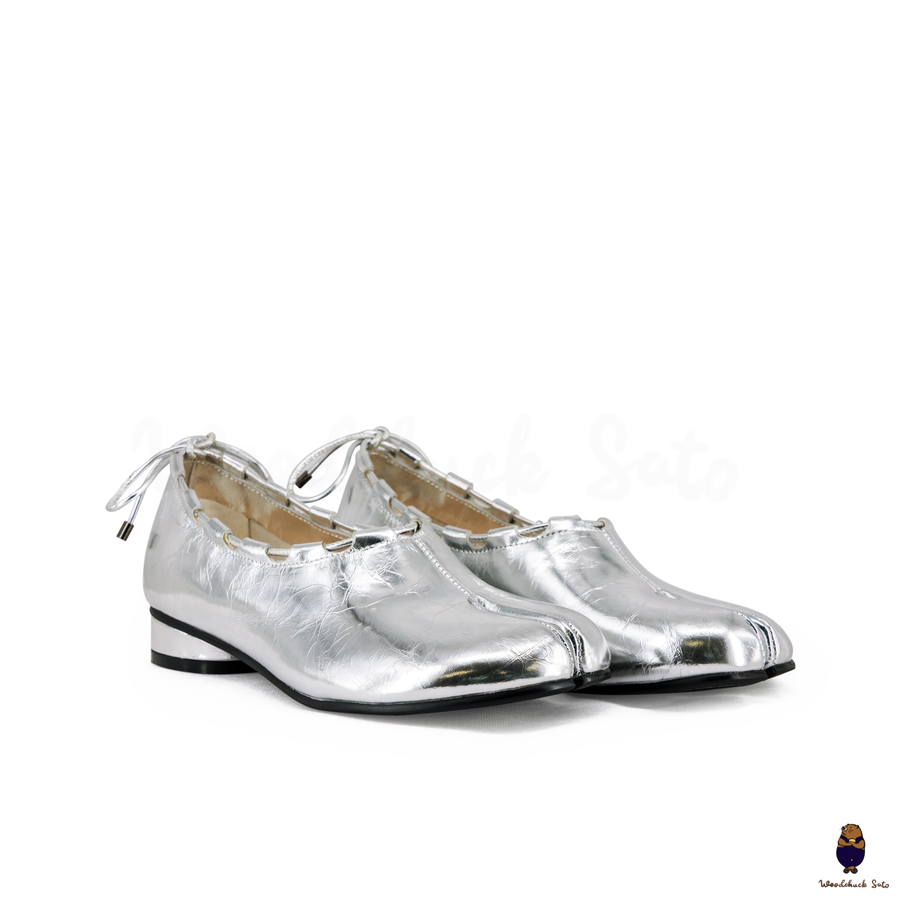WoodchuckSato Silver Leather Tabi Heeled Flats with Black Rope