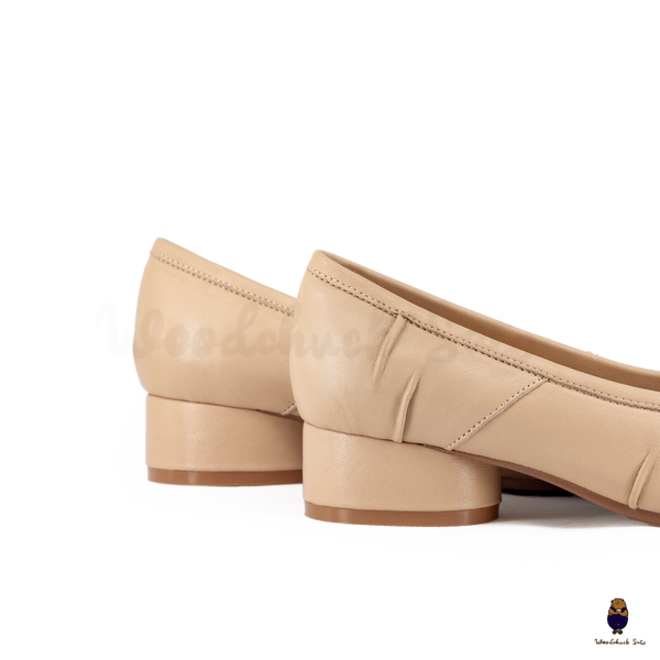 WoodchuckSato Beige Leather Tabi Pumps with 3cm Heel & Knotted Front Detail