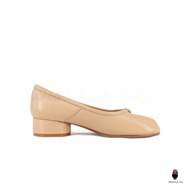 WoodchuckSato Beige Leather Tabi Pumps with 3cm Heel & Knotted Front Detail