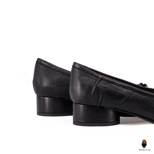 WoodchuckSato Black Leather Tabi Pumps with 3cm Heel & Knotted Front Detail