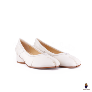 WoodchuckSato White Leather Tabi Pumps with 3cm Heel & Knotted Front Detail