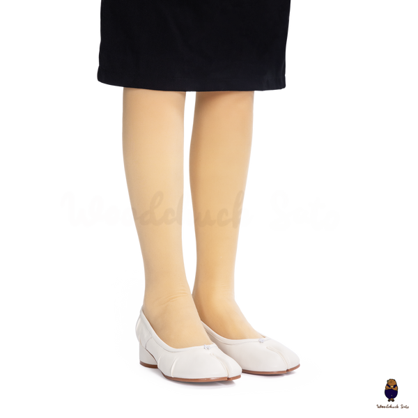 WoodchuckSato White Leather Tabi Pumps with 3cm Heel & Knotted Front Detail