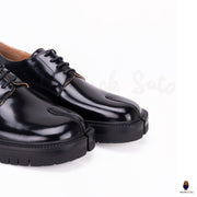 WoodChuckSato Zapatos planos Tabi negros con cordones de cuero de vaca con punta dividida y suela gruesa con tacos para mujer, tallas EU 35-47