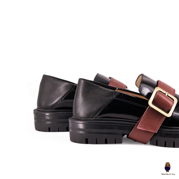 WoodchuckSato Black Fold-Heel Edge-Beaded Cowhide Leather Tabi Loafers with Removable Red Strap and Chunky Sole