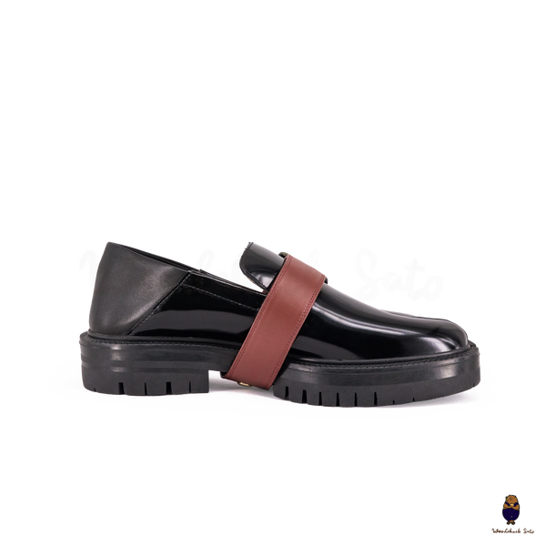 WoodchuckSato Black Fold-Heel Edge-Beaded Cowhide Leather Tabi Loafers with Removable Red Strap and Chunky Sole