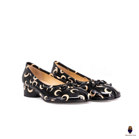 WoodChuckSato Women's Black Tabi Split-Toe Patent Leather Mary Jane Shoes with 3cm Heel, Bow & Beige Crescent Print Sizes EU 35–45