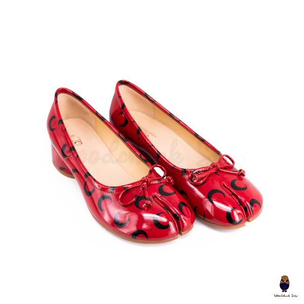 WoodChuckSato Red Patent Leather Tabi Mary Janes with 3cm Heel, Bow & Black Crescent Print