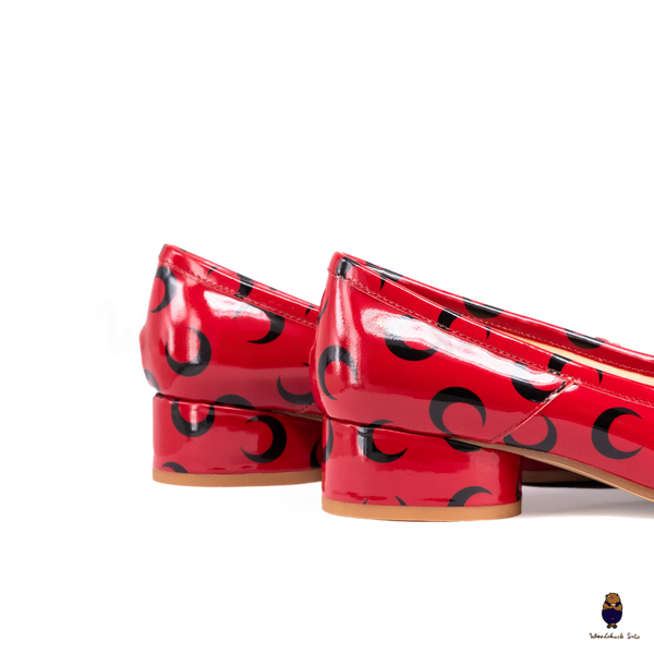 WoodChuckSato Red Patent Leather Tabi Mary Janes with 3cm Heel, Bow & Black Crescent Print
